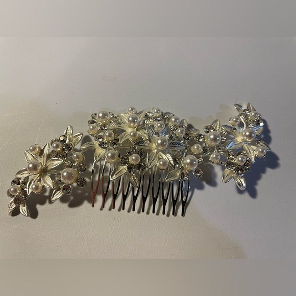 Hair Comb Bridal Silver Floral White Pearl Beads & Clear Glass Prom Perfect New - Picture 1 of 4